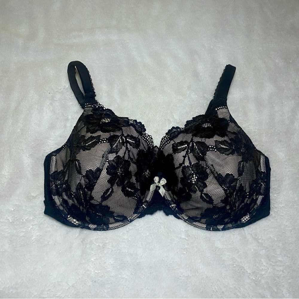 Victoria’s Secret Body By Victoria Nude Lace Overlay Perfect Coverage‎ Bra  36DD